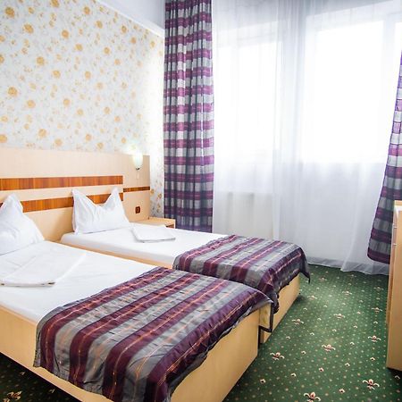 Hotel Turist Pucioasa Kültér fotó