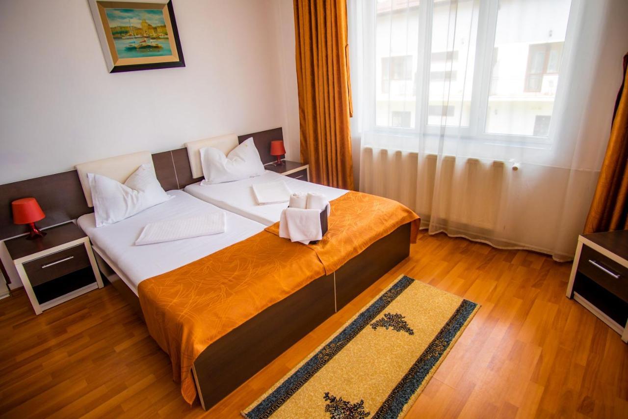 Hotel Turist Pucioasa Kültér fotó