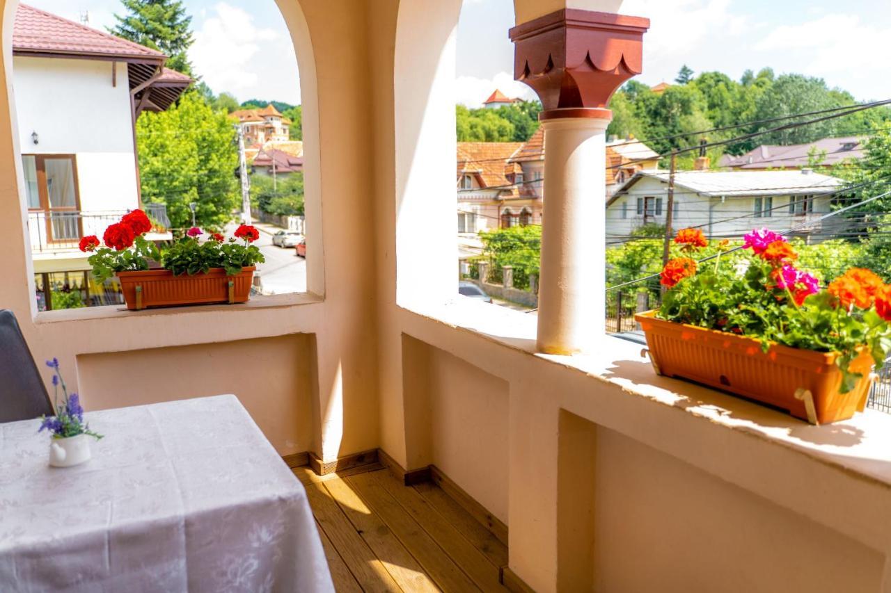 Hotel Turist Pucioasa Kültér fotó