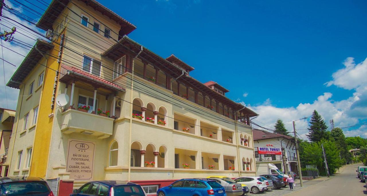 Hotel Turist Pucioasa Kültér fotó