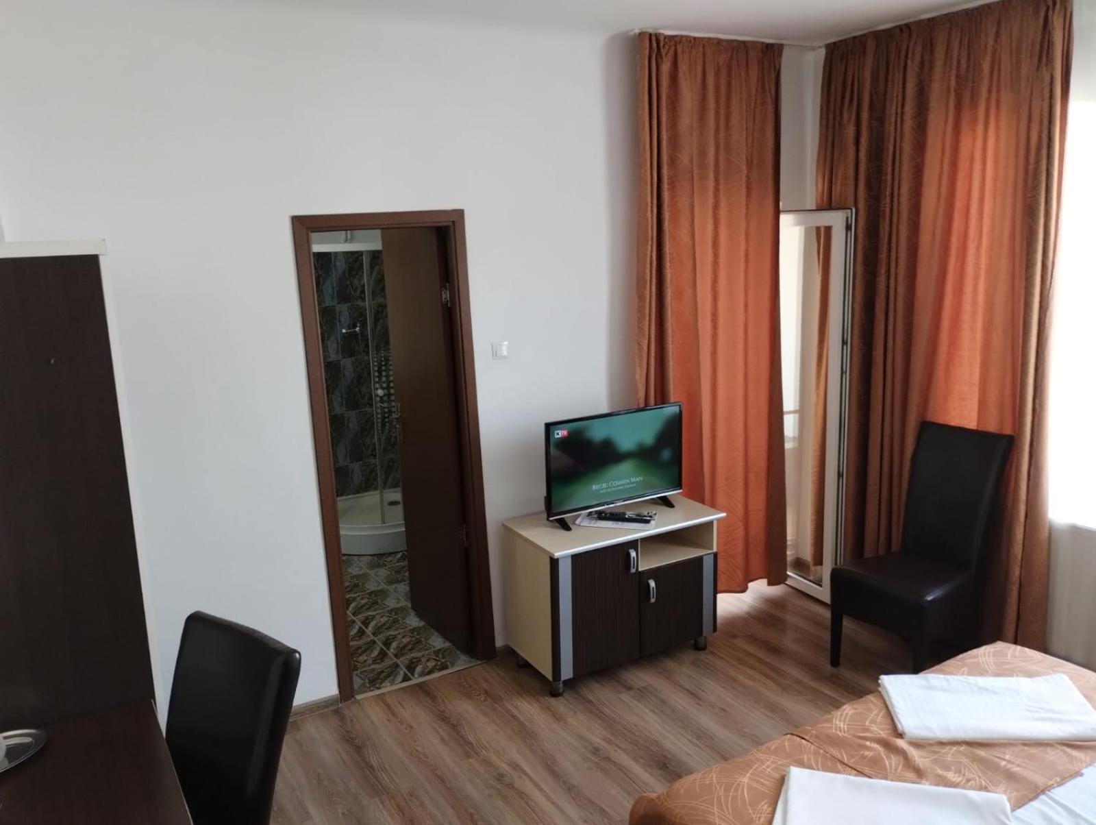 Hotel Turist Pucioasa Kültér fotó